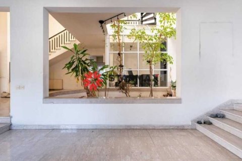 4 bedrooms House in Strovolos, Cyprus No. 82733 4