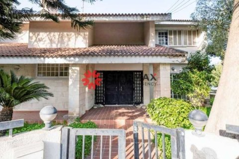 4 bedrooms House in Strovolos, Cyprus No. 82733 1