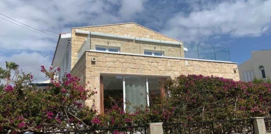 4 bedrooms Villa in Pegeia, Cyprus No. 84434