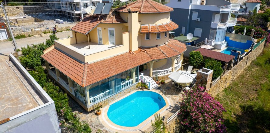 3 bedrooms Villa in Alanya, Turkey No. 114491