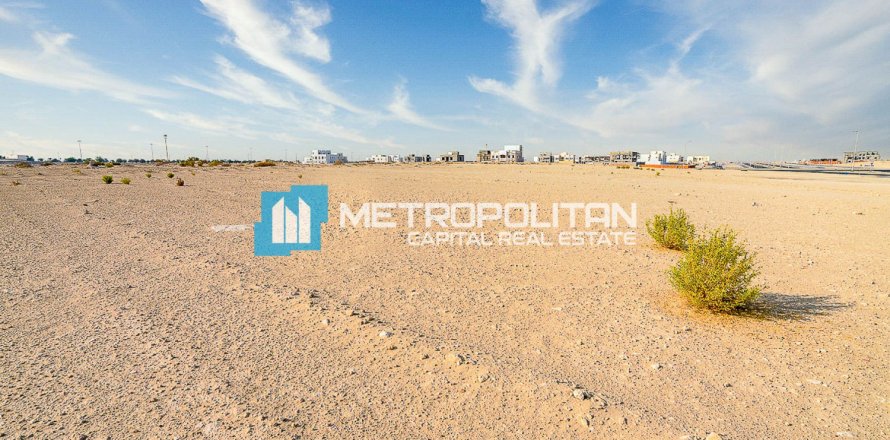 898.4m² Land à Al Hadid W Al Solb Old Housing, Vietnam No. 98878