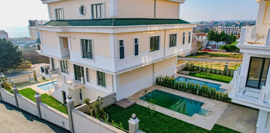 Вилла с 6 спальнями в Стамбул, Турция №15665
