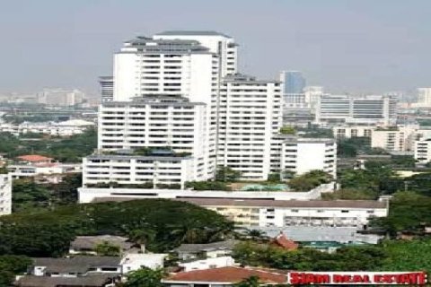 3 bedrooms Apartment in Bangkok, Thailand No. 95648 8