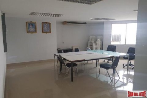 3 bedrooms Apartment in Bangkok, Thailand No. 95648 5