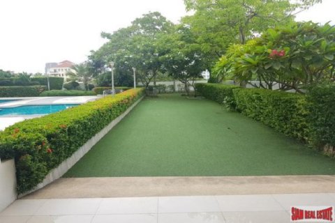 3 bedrooms Apartment in Bangkok, Thailand No. 95648 7