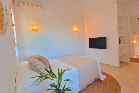 5 bedrooms Villa in Dinh An, Vietnam No. 27133 8