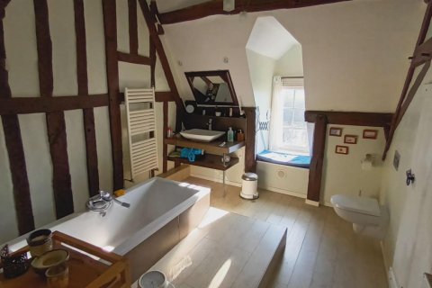 6 bedrooms House in Greez-sur-Roc, France No. 69427 17