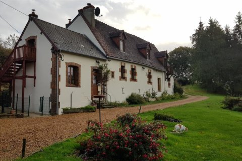 6 bedrooms House in Greez-sur-Roc, France No. 69427 2