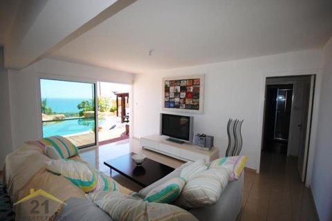 Вилла с 4 спальнями в Пафос, Кипр №39166 4