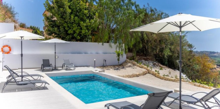 3 dormitorios Villa en Paphos, Cyprus No. 105482