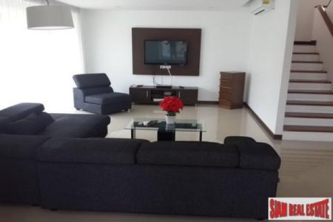 4 bedrooms Villa in Jomtien Beach, Thailand No. 96490 4