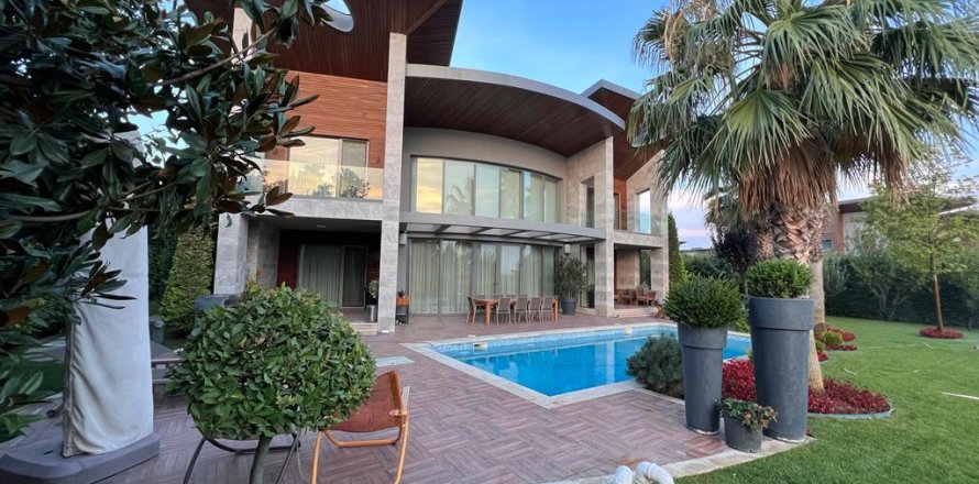 5 bedrooms Villa in Khanh Hoa, Vietnam No. 15656