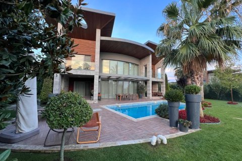 5 bedrooms Villa in Istanbul, Turkey No. 15656