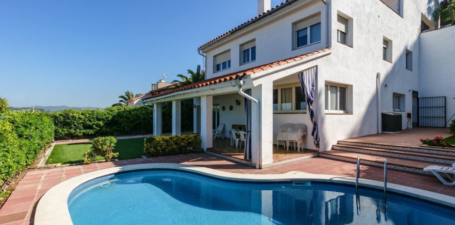 8 bedrooms House in Blanes, Spain No. 25430