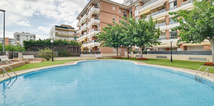 3 dormitorios Apartment en Lloret de Mar, Spain No. 99124