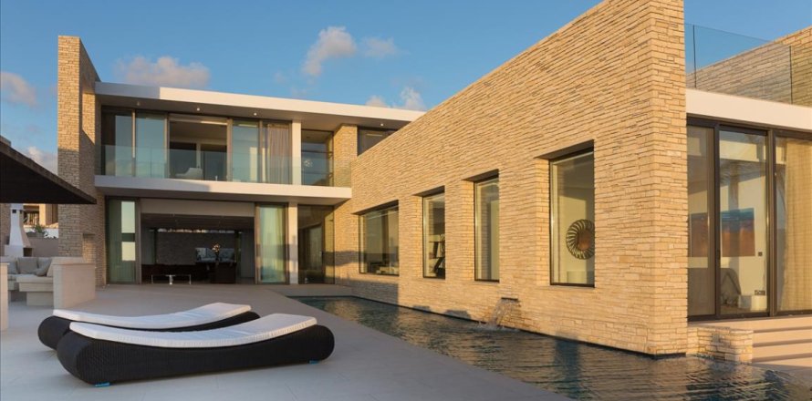 3 dormitorios Villa en Paphos, Cyprus No. 105992