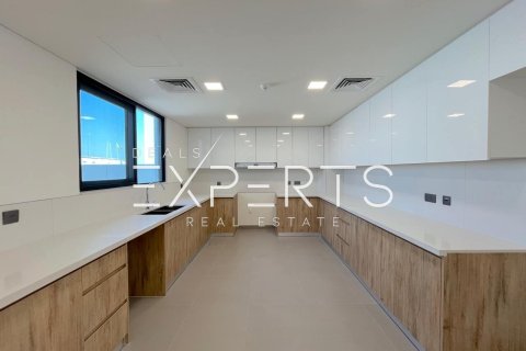 5 bedrooms Villa in Darna, Vietnam No. 81137 3