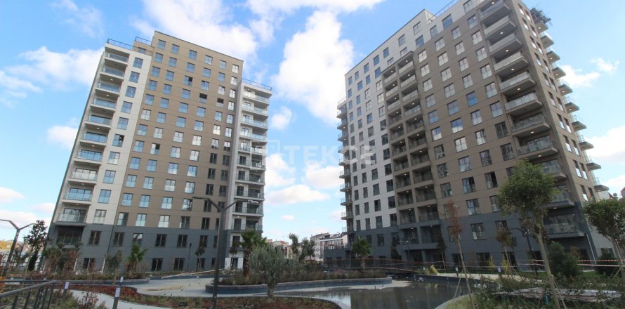 Квартира с 4 спальнями в Стамбул, Турция №22128