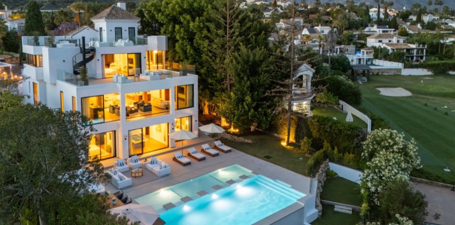 Вилла с 6 спальнями в Марбелья, Испания №111910