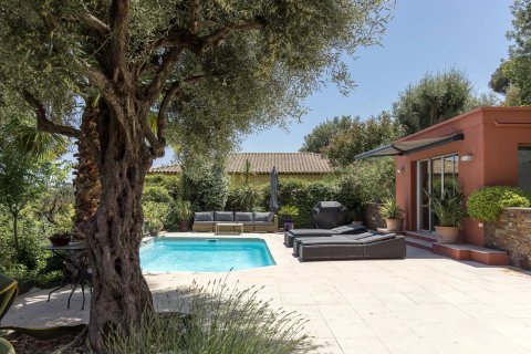 5 bedrooms Villa in Vence, France No. 68714 2