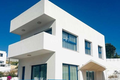 3 bedrooms House in Agios Athanasios, Cyprus No. 73072 1