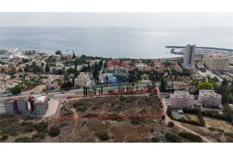 Commercial property in Pyrgos, Cyprus No. 35856 3