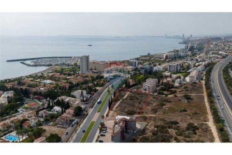 Commercial property in Pyrgos, Cyprus No. 35856 2
