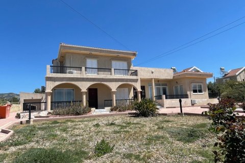 Земельный участок с 6 спальнями в Пафос, Кипр №65231 1