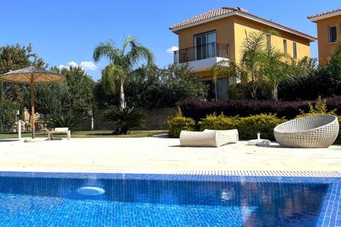 3 bedrooms House in Chloraka, Cyprus No. 69689 1