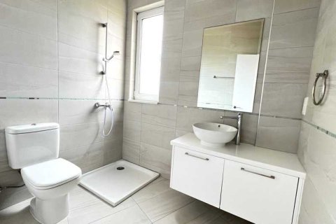 3 bedrooms House in Chloraka, Cyprus No. 69689 12