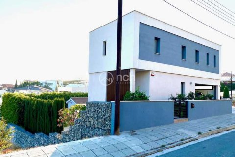 4 bedrooms House in Mesa Geitonia, Cyprus No. 82665 1