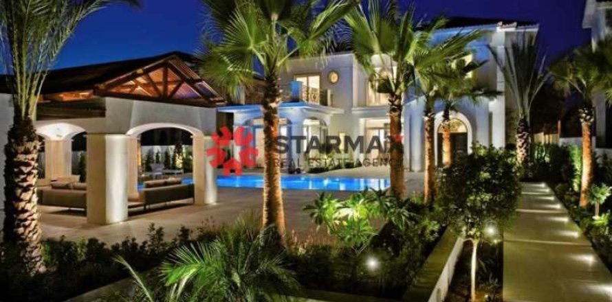 Дом с 5 спальнями в Перволия, Кипр №82442