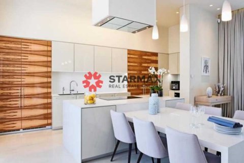 Дом с 5 спальнями в Перволия, Кипр №82442 7