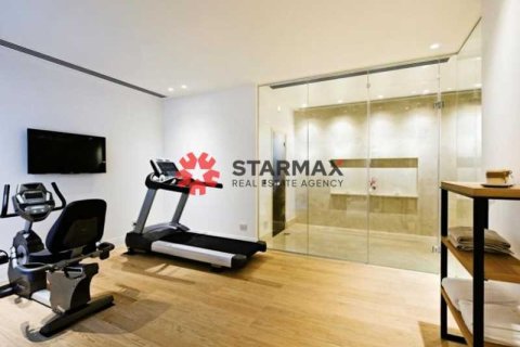 Дом с 5 спальнями в Перволия, Кипр №82442 15