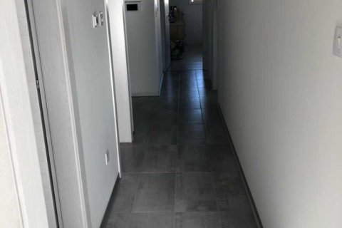 3 bedrooms Apartment in Limassol, Cyprus No. 32879 8