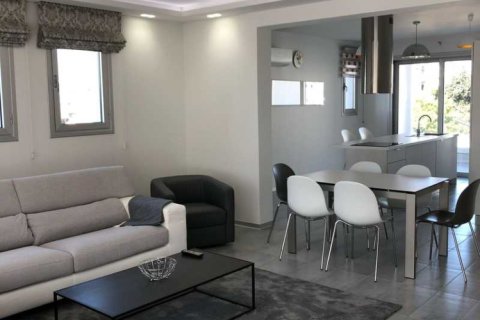 3 bedrooms Apartment in Limassol, Cyprus No. 32879 1