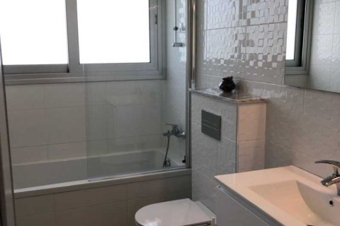 3 bedrooms Apartment in Limassol, Cyprus No. 32879 7