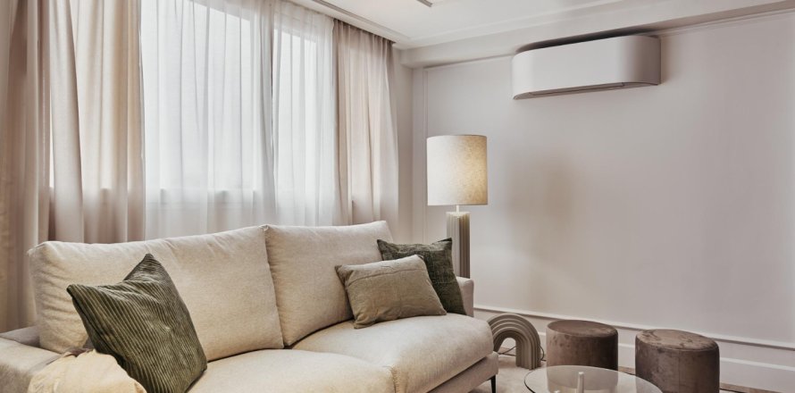 3 bedrooms Apartment in Madrid, Spain No. 126285