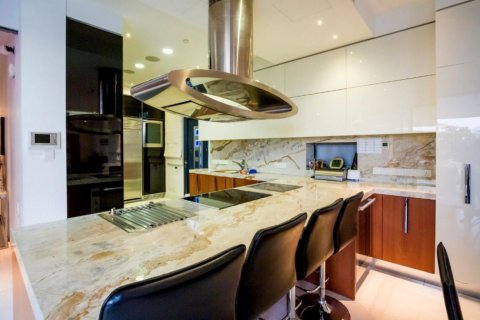 Вилла с 7 спальнями в Никосия, Кипр №105934 13