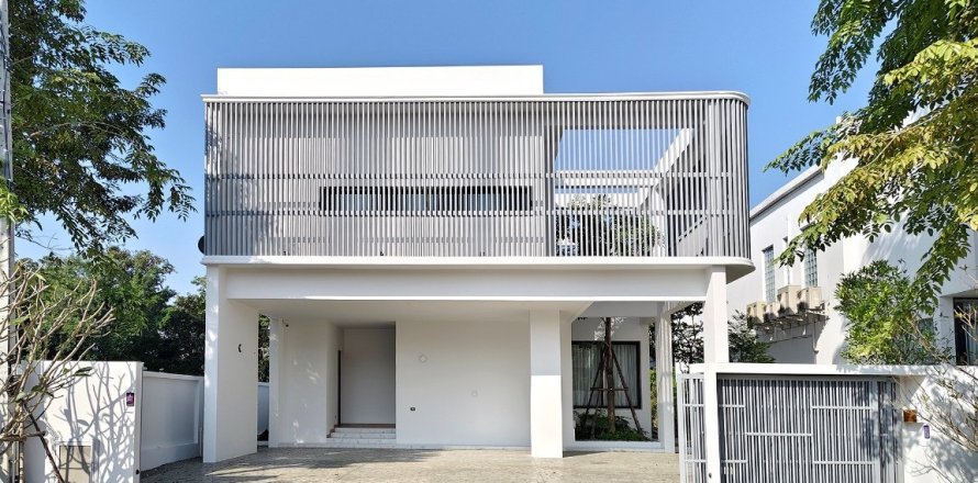 4 bedrooms House in Chiang Mai, Thailand No. 98159