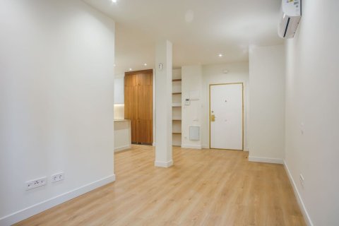 2 bedrooms Apartment in Madrid, Spain No. 126226 1