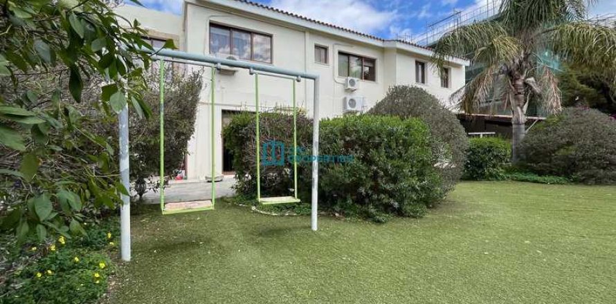 4 bedrooms House in Larnaca, Cyprus No. 82761