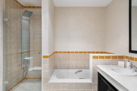 4 bedrooms Villa in Tan Quang, Vietnam No. 27296 10