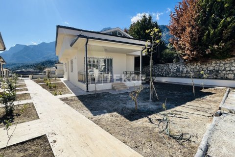 3 bedrooms Villa in Nenh, Vietnam No. 79605 8