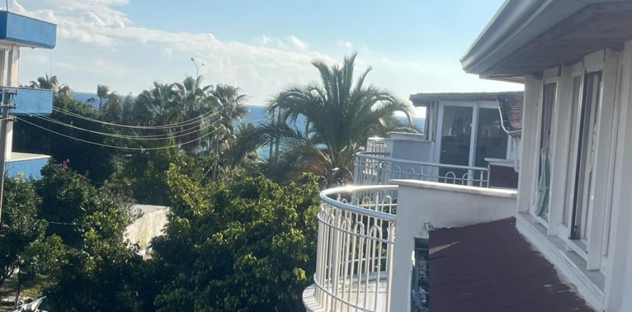 7 bedrooms Villa in Nong Ha, Vietnam No. 13969