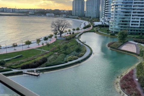 3 bedrooms Apartment in Istanbul, Turkey No. 15620