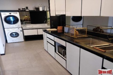 3 bedrooms Apartment in Bangkok, Thailand No. 96014 8