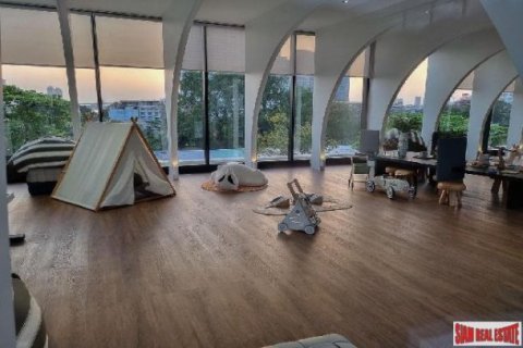 3 bedrooms Apartment in Bangkok, Thailand No. 96014 2