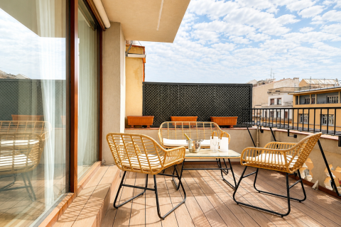 2 bedrooms Apartment in L'Eixample, Spain No. 125243