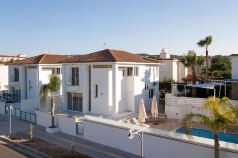 3 bedrooms Villa in Pernera, Cyprus No. 75781 1